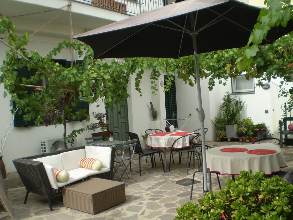 Bed and Breakfast Il Giardino Di Emilio à Marrùbiu Chambre photo