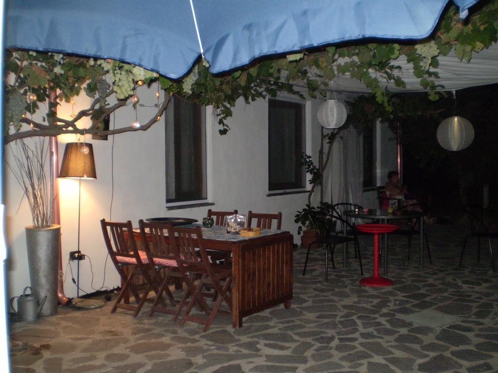 Bed and Breakfast Il Giardino Di Emilio à Marrùbiu Chambre photo