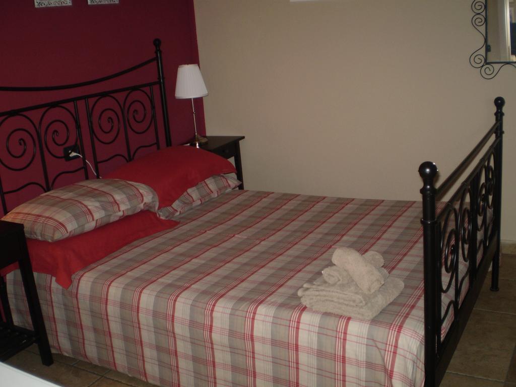 Bed and Breakfast Il Giardino Di Emilio à Marrùbiu Chambre photo